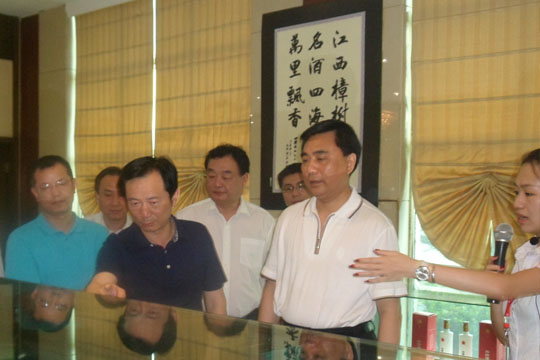江西省發(fā)改委黨組書記、主任李安澤一行蒞臨四特酒公司調(diào)研